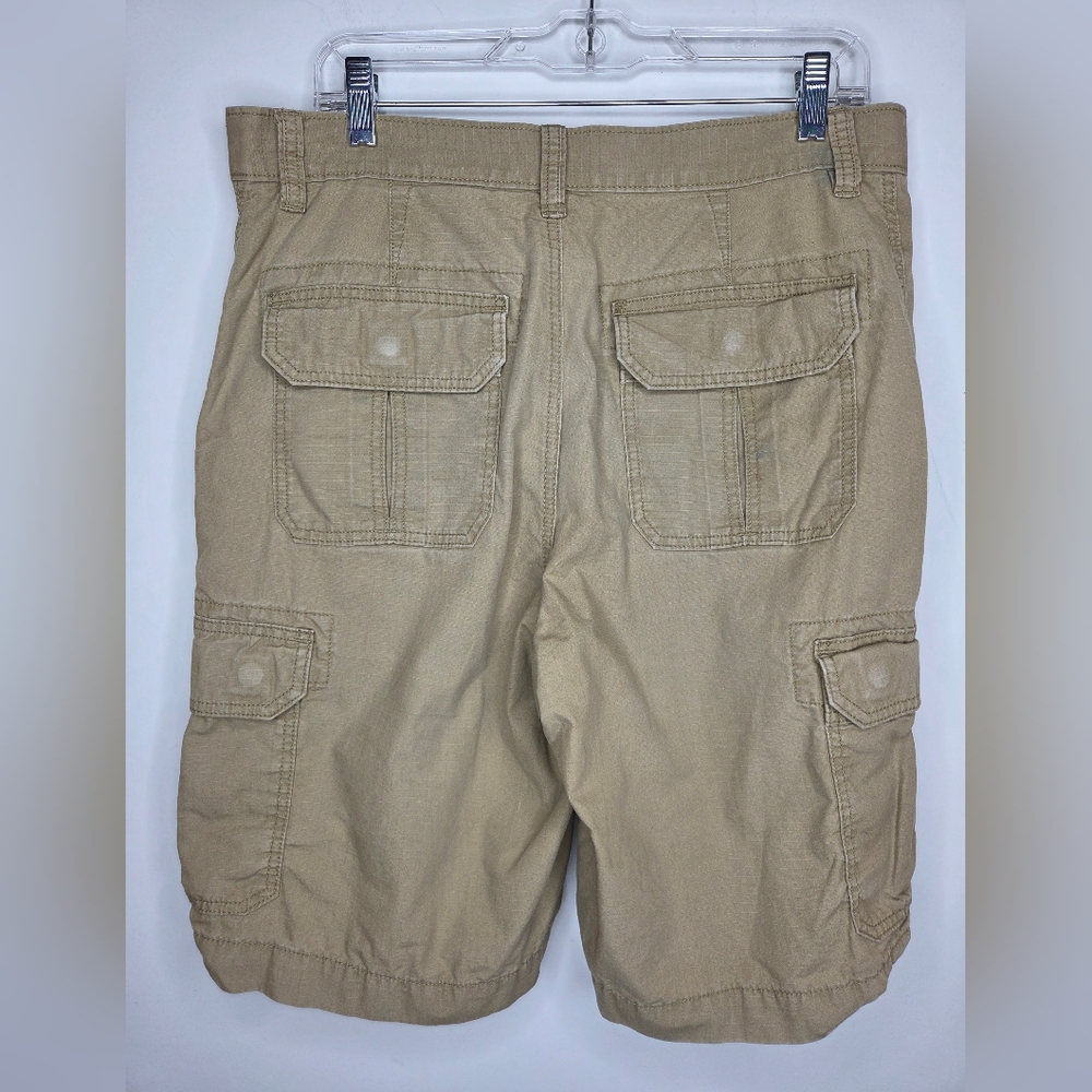 Eddie Bauer Size 33 Men's Khaki Cargo Shorts 100% Cotton - Picture 2 of 8